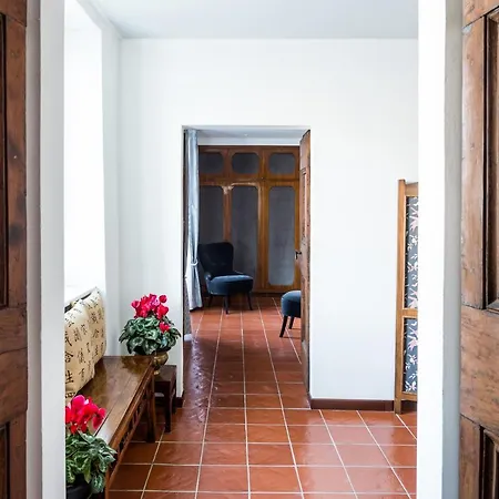 Italian Apartment *